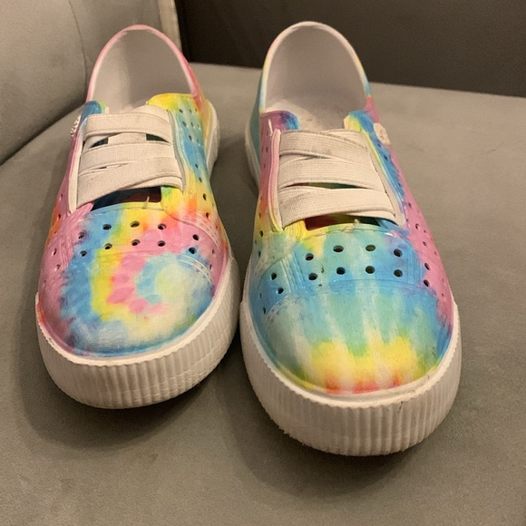 Blowfish Malibu Kids Rioo shoe pink tye dye size 2 - Picture 3 of 5